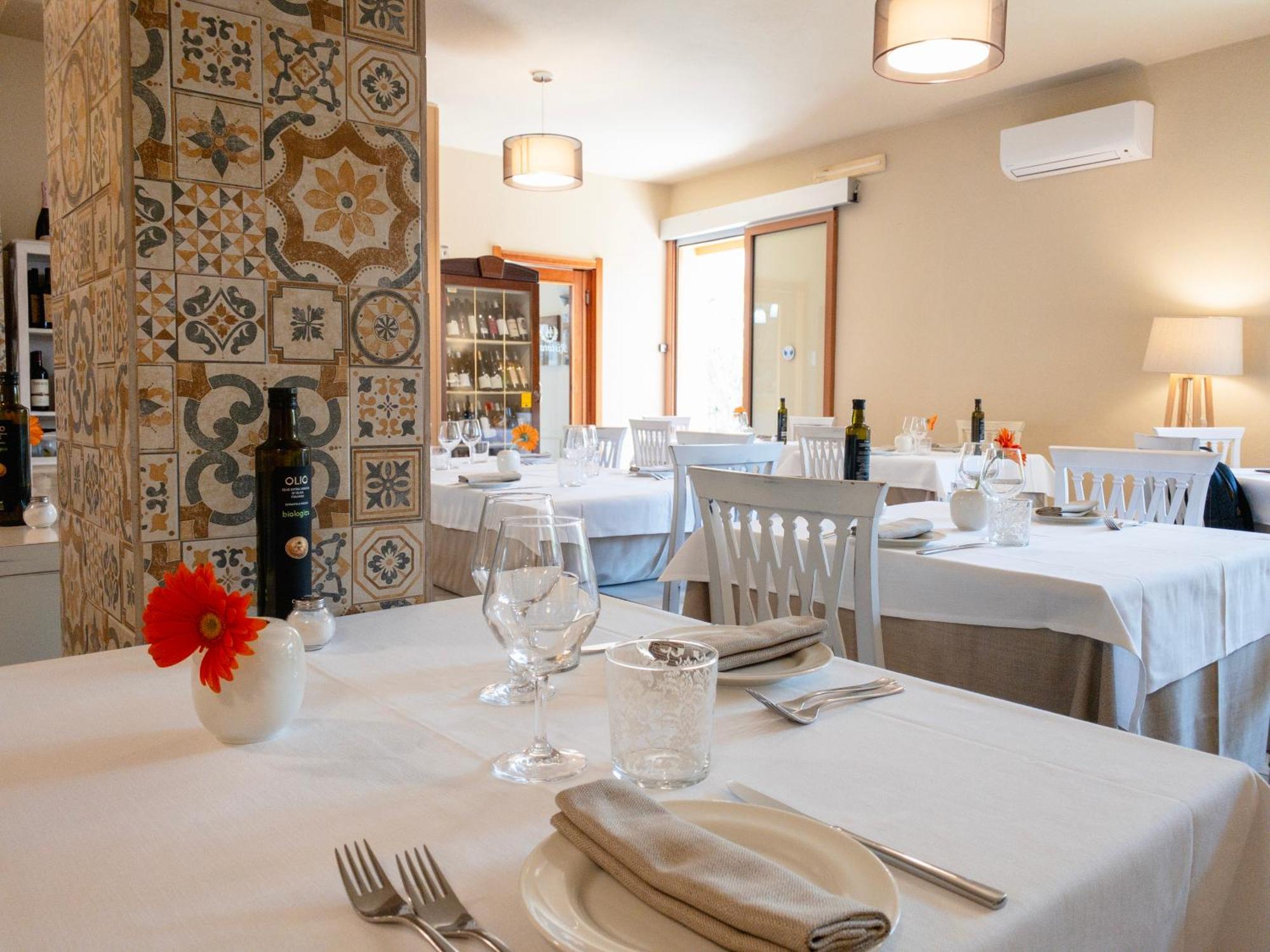 Hotel Donatella Posada  Εξωτερικό φωτογραφία