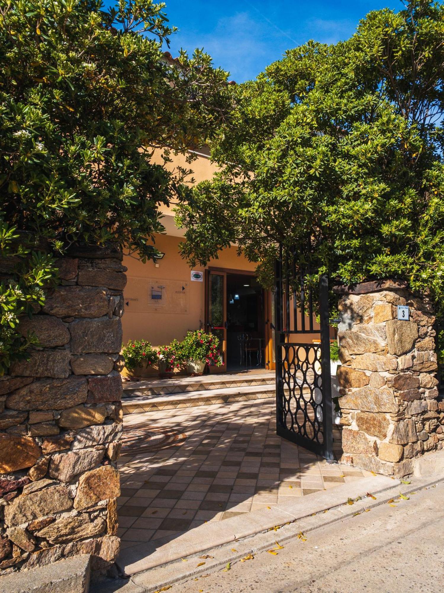 Hotel Donatella Posada  Εξωτερικό φωτογραφία