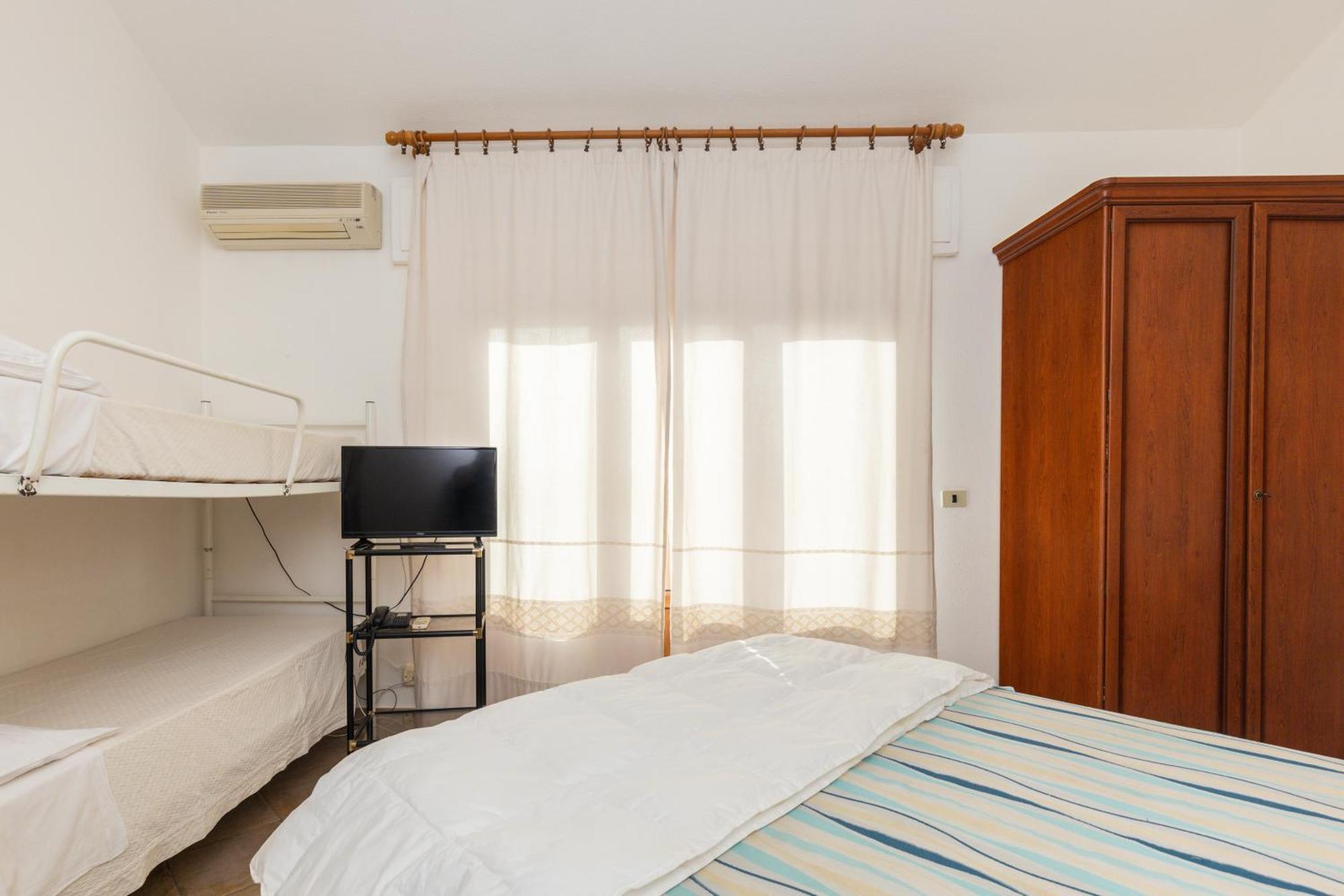 Hotel Donatella Posada  Εξωτερικό φωτογραφία